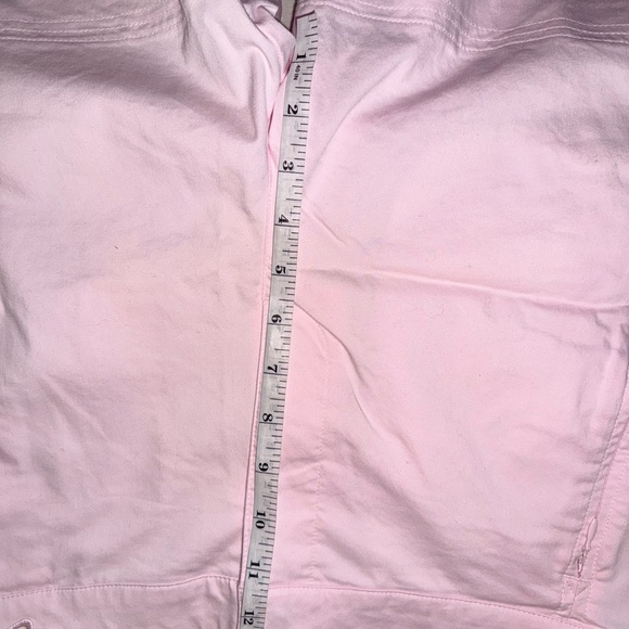 Nike Women’s Dri Fit Golf Shorts - Picture 5 of 8